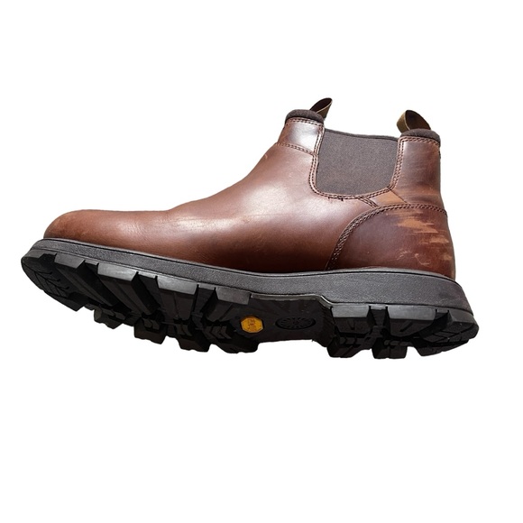 UGG HILLMONT CHELSEA Boots in good condition. - Picture 3 of 9